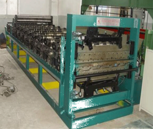 C-shaped steel forming machine